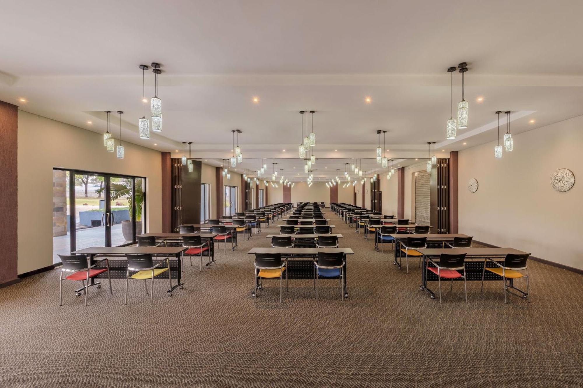Protea Hotel By Marriott Ндола Екстериор снимка