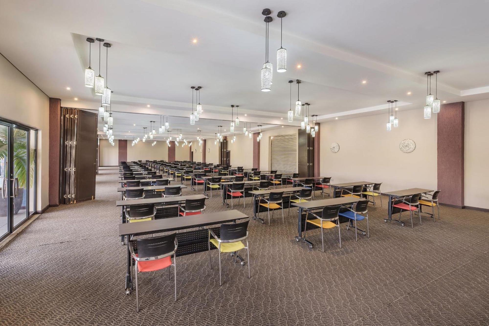 Protea Hotel By Marriott Ндола Екстериор снимка