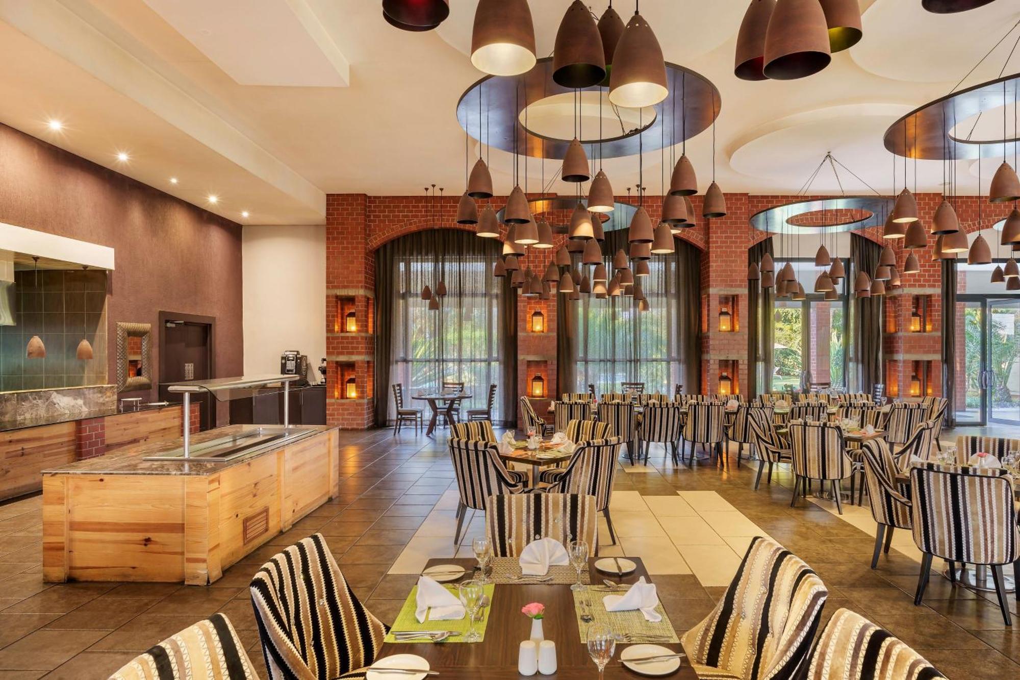 Protea Hotel By Marriott Ндола Екстериор снимка