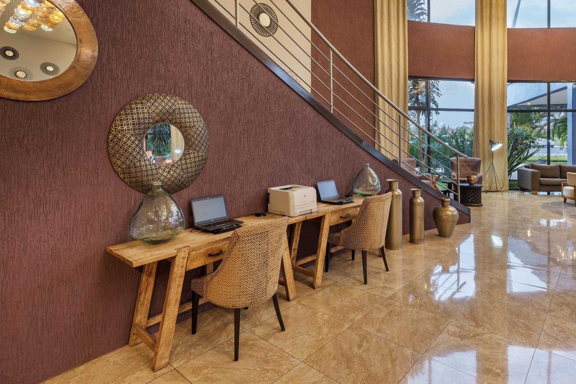 Protea Hotel By Marriott Ндола Екстериор снимка