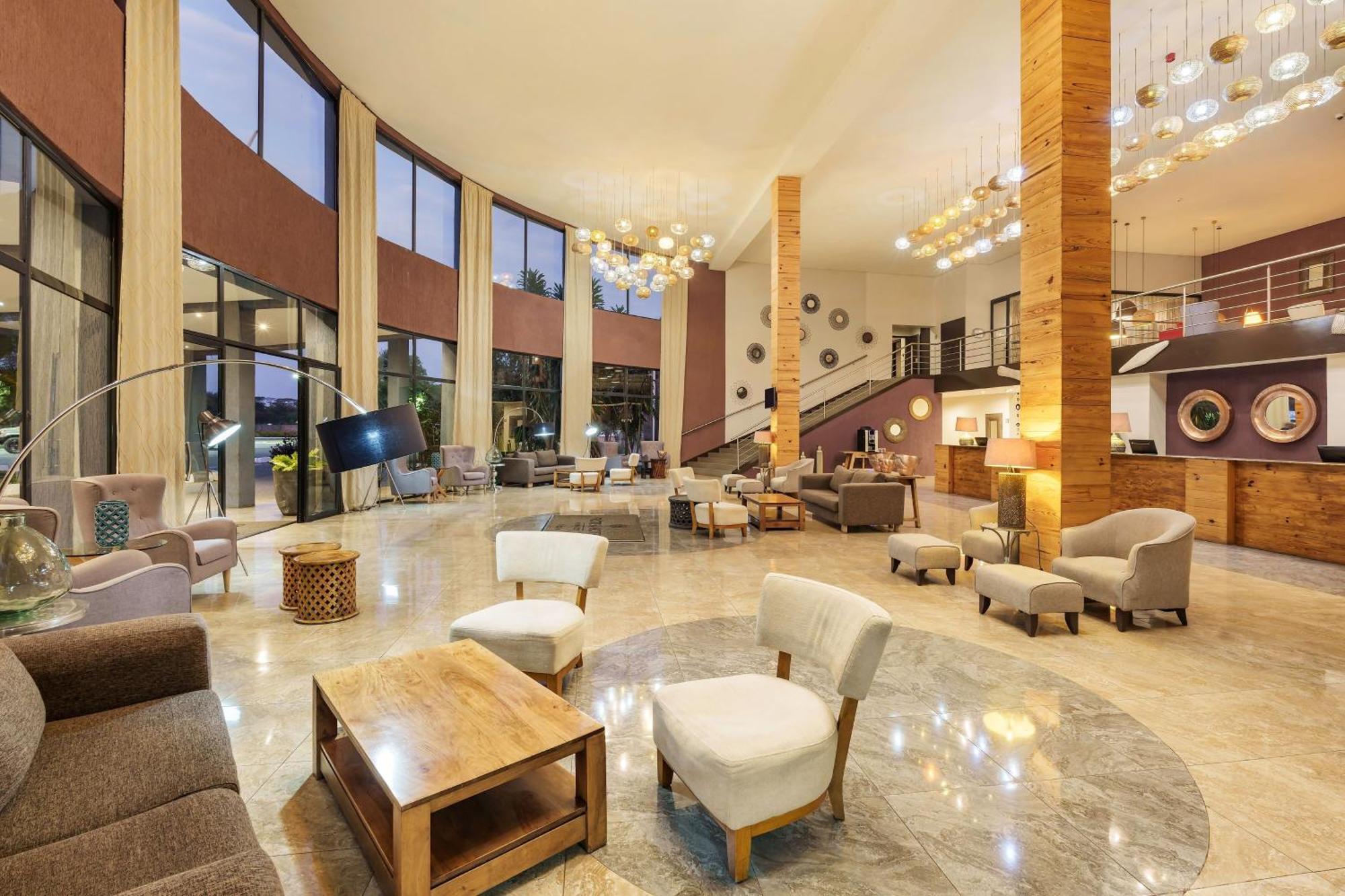 Protea Hotel By Marriott Ндола Екстериор снимка