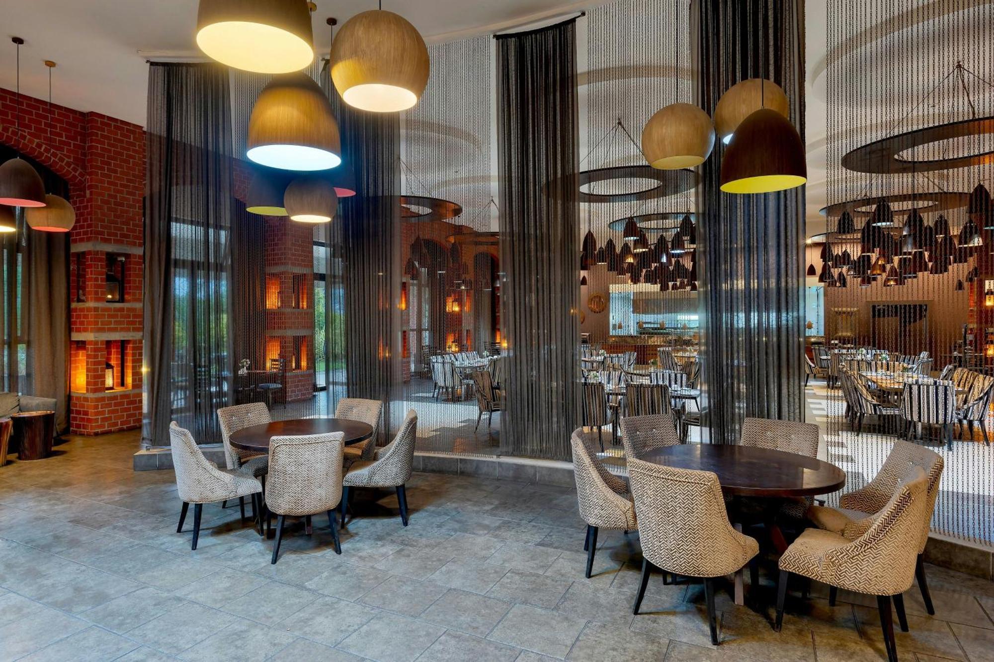 Protea Hotel By Marriott Ндола Екстериор снимка