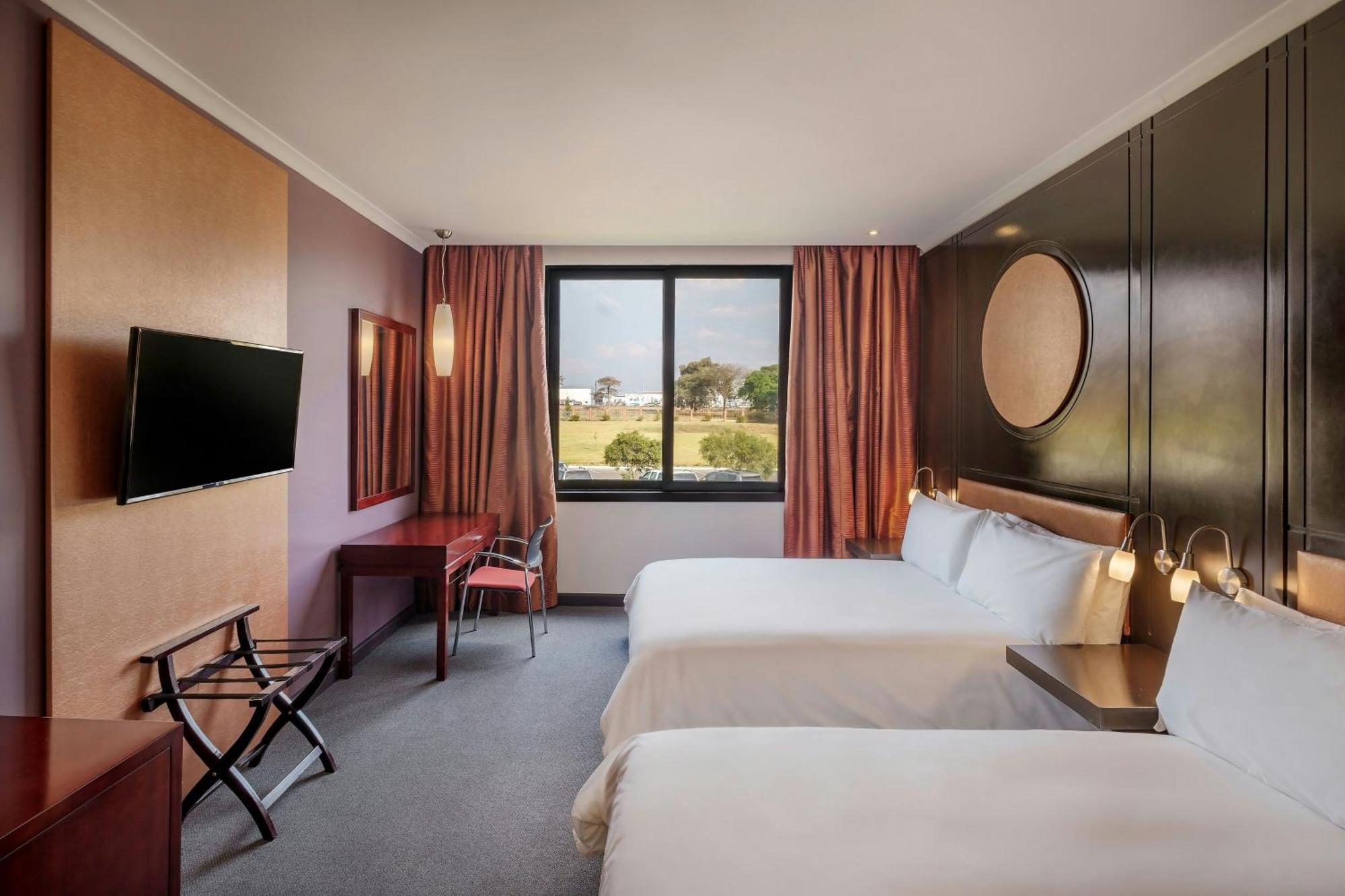 Protea Hotel By Marriott Ндола Екстериор снимка